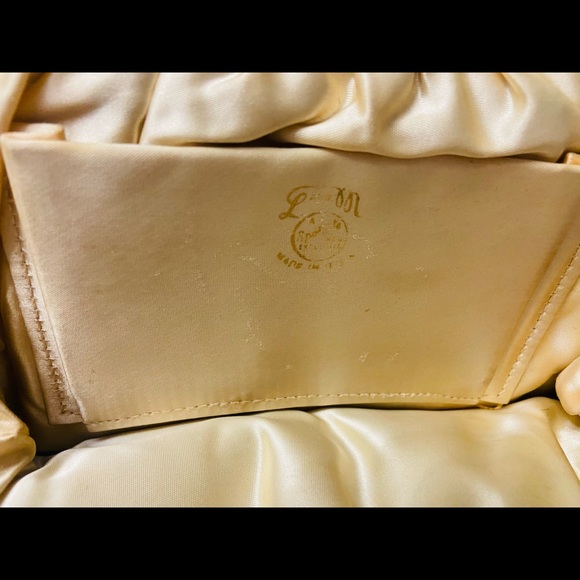 Vintage Black Clutch with Gold Clasp 1950’s - Picture 3 of 14